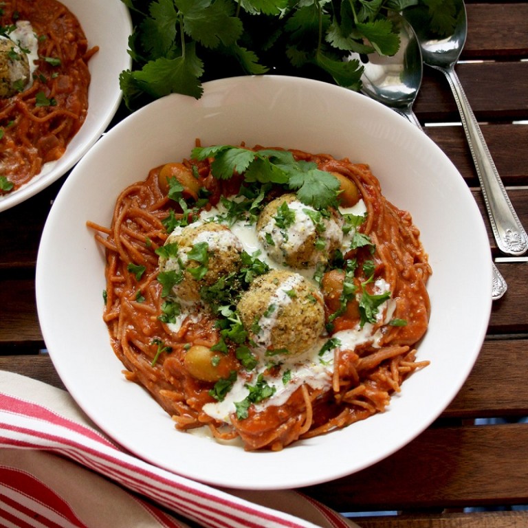 One-Pot Spaghetti And Vegan Meatballs