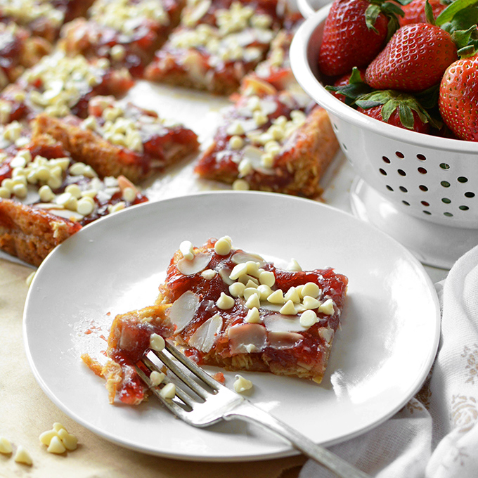 strawberries-n-cream-oatmeal-bars
