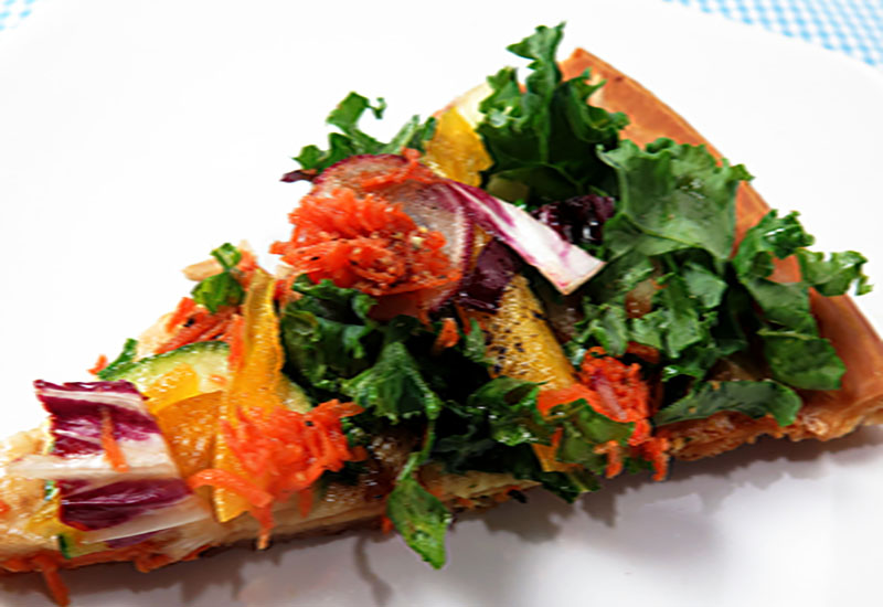 Easy-Vegetable-Salad-Pizza13ohmyveg