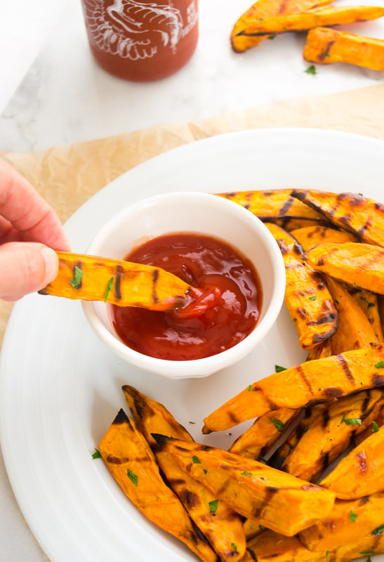 grilled-sweet-potato-fries-with-sriracha-ketchup5-flavorthemoments.com