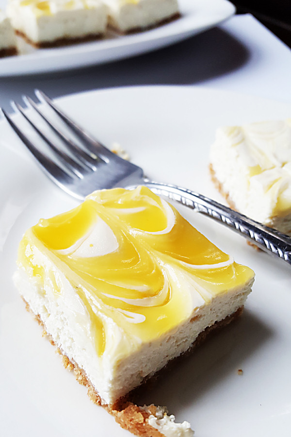 Lemon Swirl Cheesecake Bars