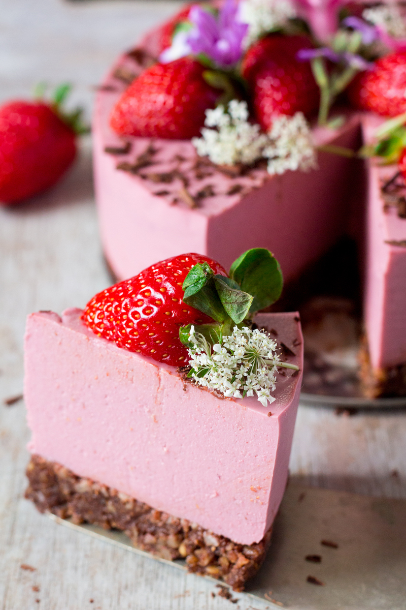 vegan-oilfree-strawberry-cheesecake-OMV