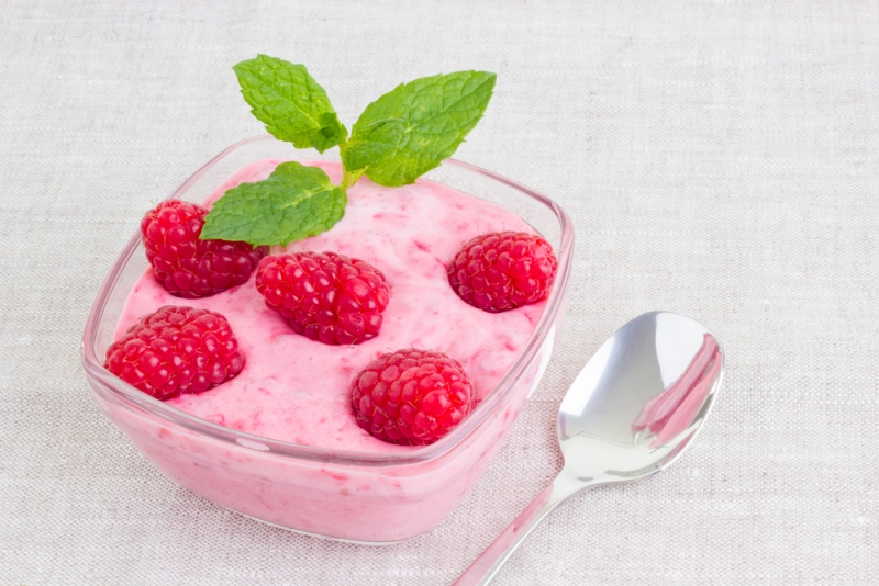 3-Minute-Healthy-Toddler-Friendly-Raspberry-Yoghurt-1-edited