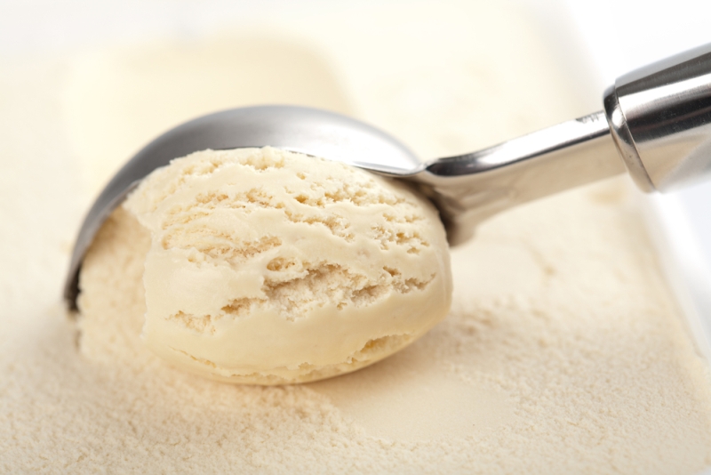 Ice-Cream-Maker-Luxury-Vanilla-Ice-Cream-edited