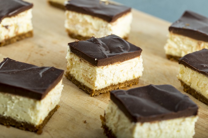 Rich-and-Creamy-Cheesecake-Bars-with-Chocolate-Ganache-Topping