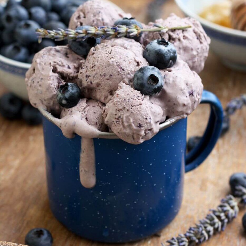 Sugar-Free-Blueberry-Cheesecake-Ice-Cream-with-Lavender-2
