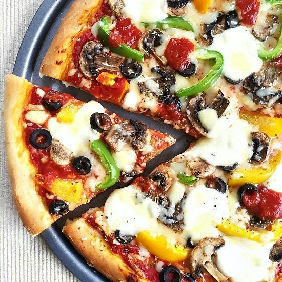The-best-homemade-vegetarian-pizza