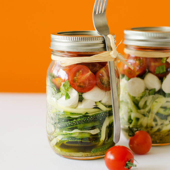 spiralized-zucchini-caprese-salad-in-a-jar-16-sq