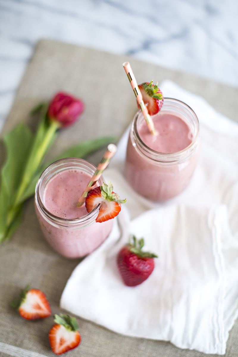 vegan-strawberry-shortcake-smoothie