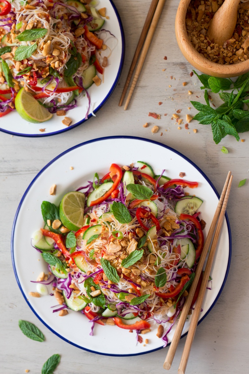 Asian-vermicelli-salad-with-peanuts