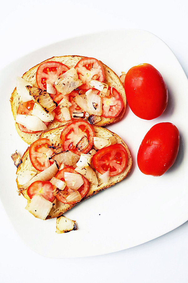 tomato-and-onion-toast-1