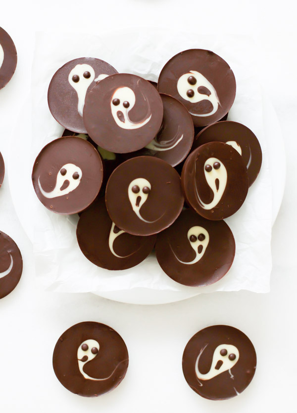 2-Ingredient-Ghost-Chocolate-Cups-2