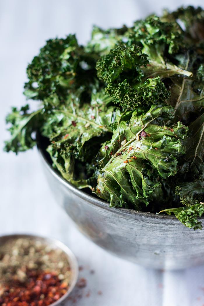 Kale-chips-with-zaatar-small