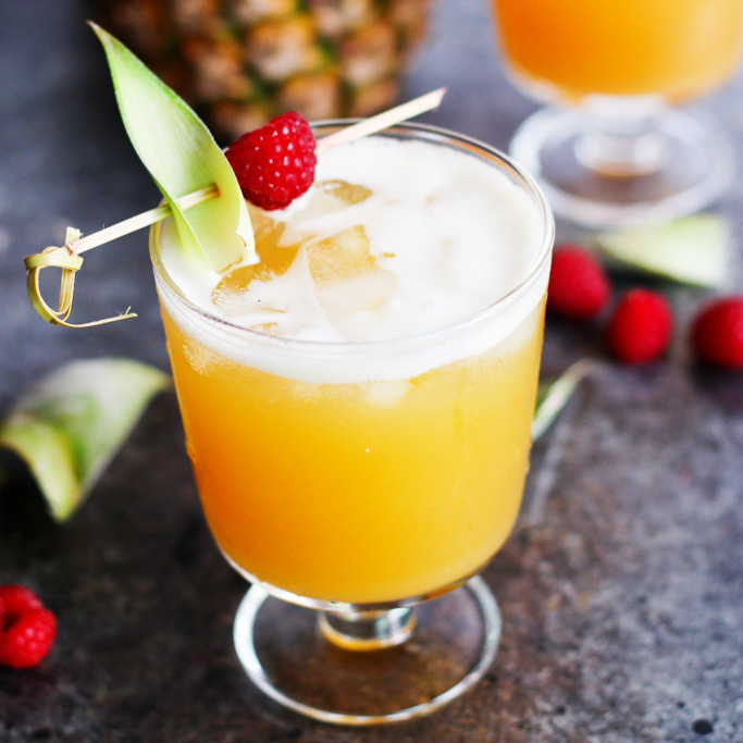 Pineapple-Raspberry-Vodka-Collins-7