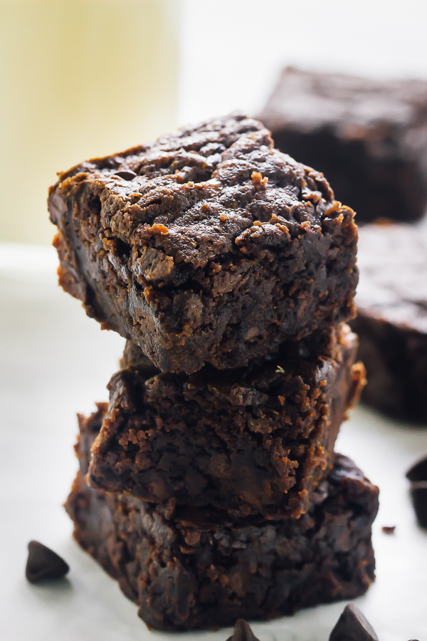 These-Vegan-Chocolate-Chewy-Fudgy-Brownies-are-beyond-addictive-They-are-chewy-fudgy-rich-in-chocolate-and-so-easy-to-make-5