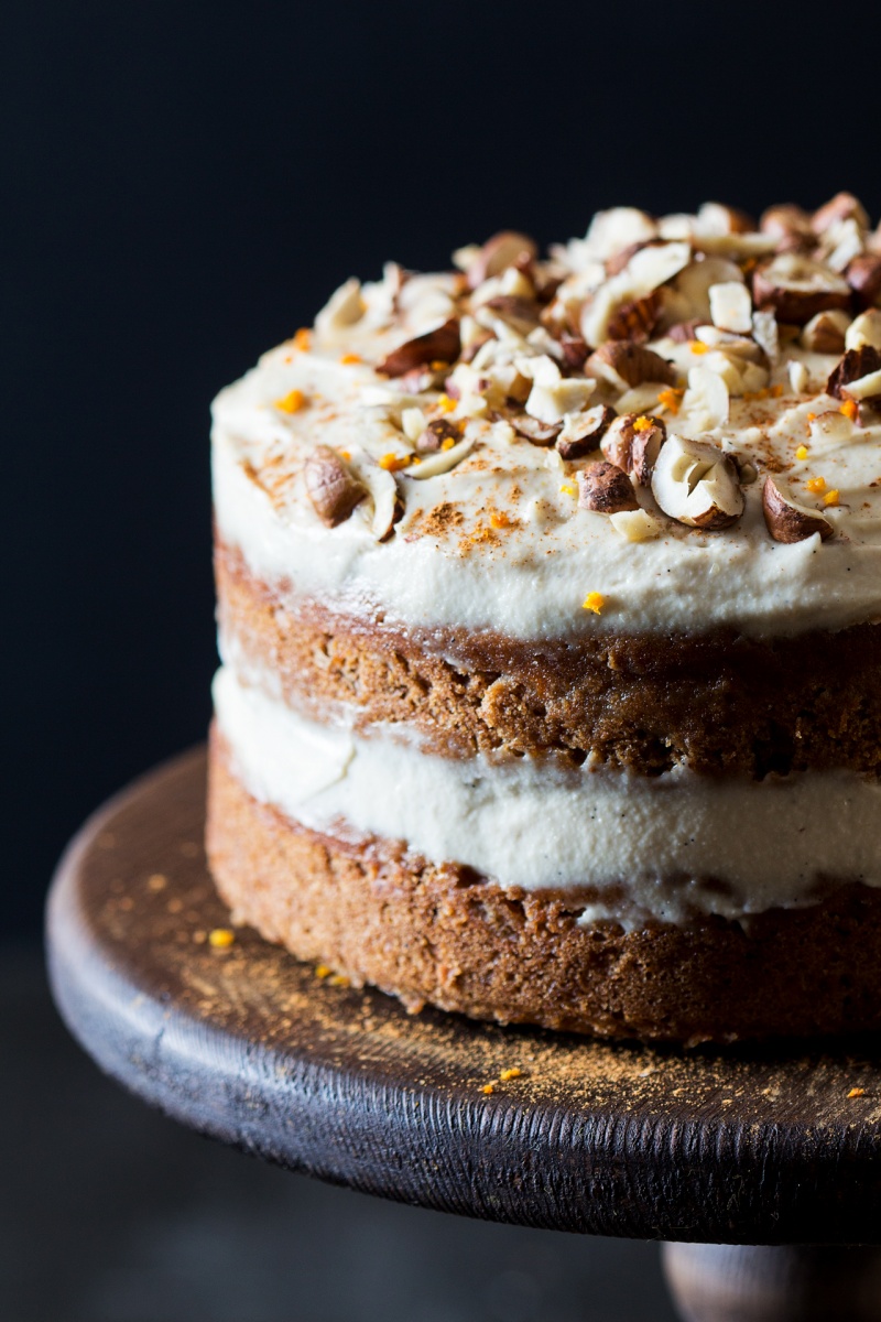 vegan-carrot-cake-with-cashew-frosting