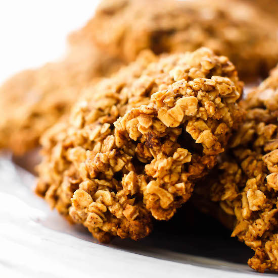 Chunky-Oatmeal-Vegan-Gingersnap-Cookies-3-copy