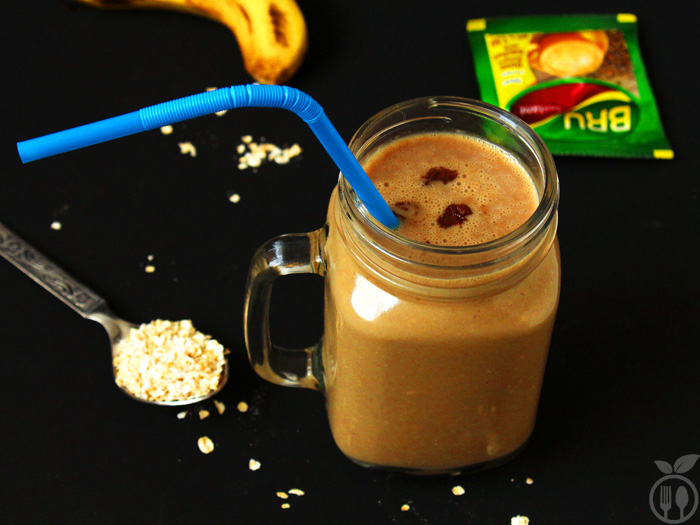 Coffee-banana-oatmeal-smoothie-healthy-breakfast-smoothie-01