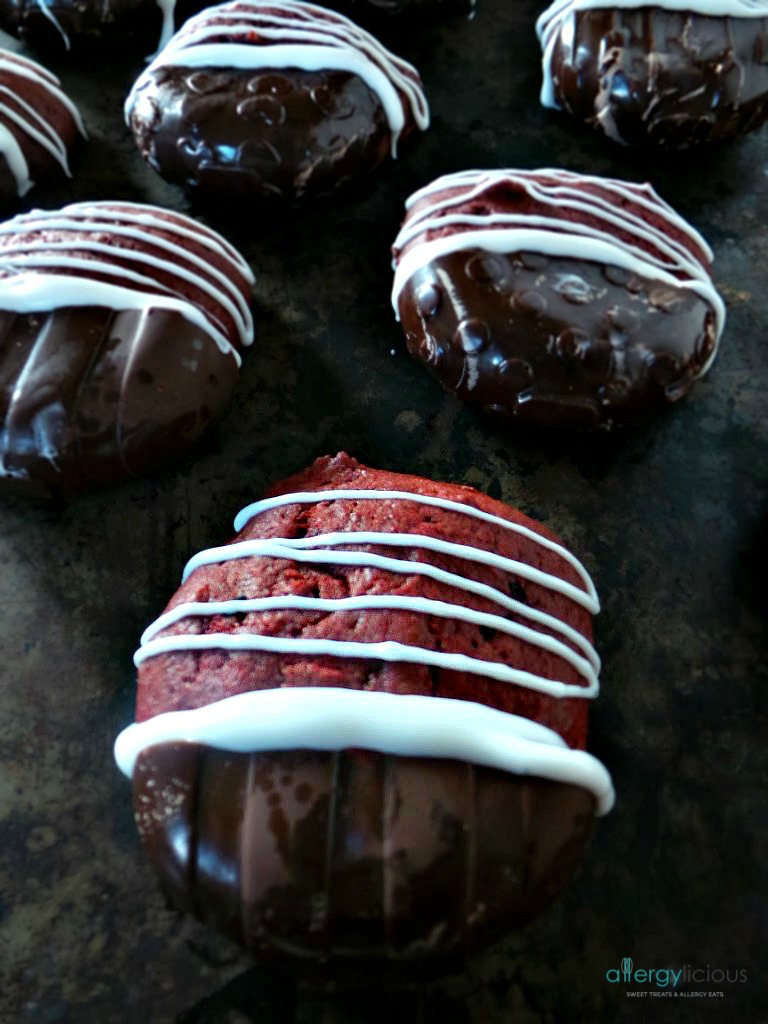 Red-Velvet-Cookies