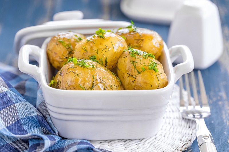 Instant-Pot-Garlic-Butter-New-Potatoes-800x533
