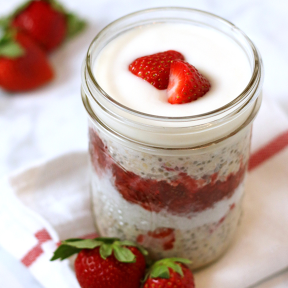 Stawberries-and-cream-overnight-oats