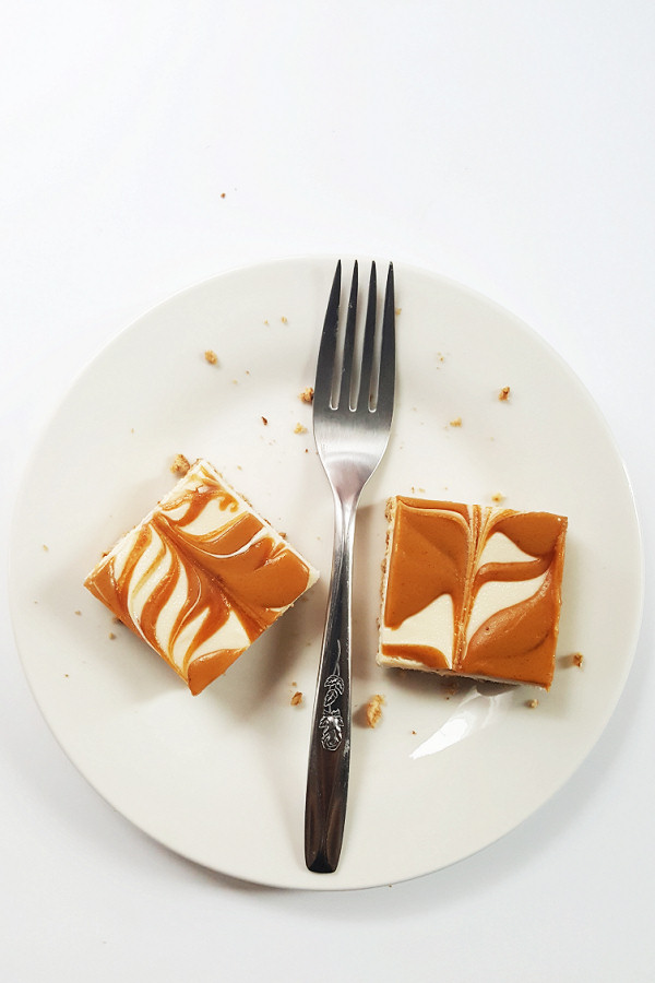 peanut-butter-swirl-cheesecake-bars-5