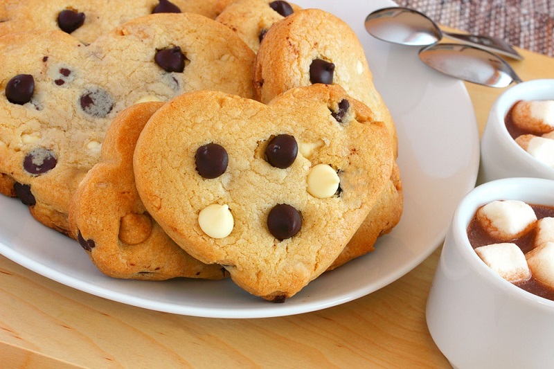 Air-Fryer-Shortbread-Heart-Cookies-800x533