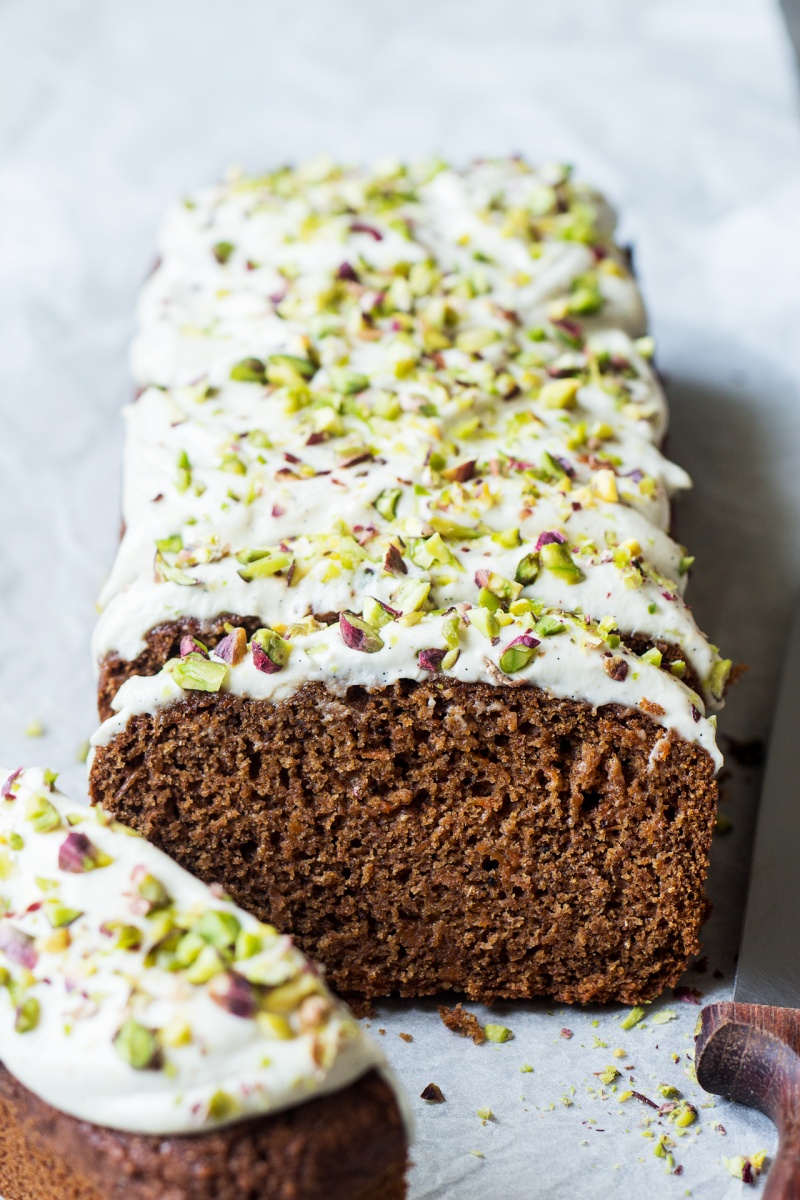 Vegan-carrot-loaf-with-cashew-frosting