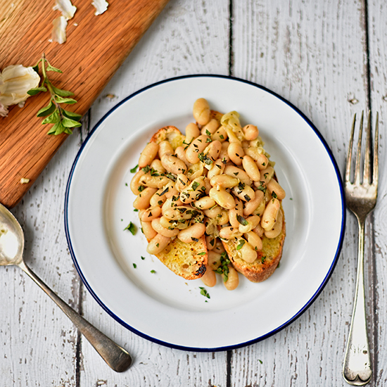 cannellini-beans-with-garlic-and-oregano