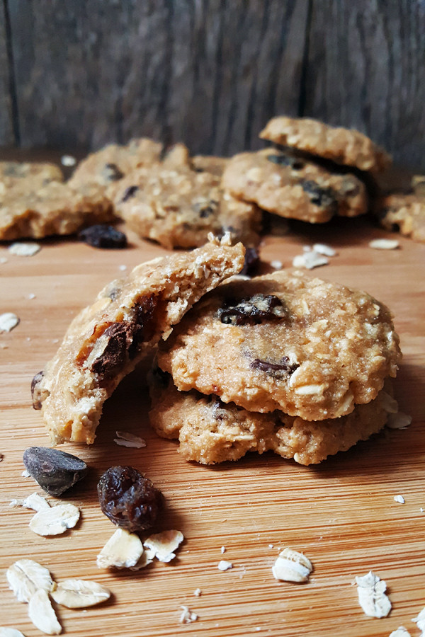 oatmeal-raisin-chocolate-chip-cookies-1