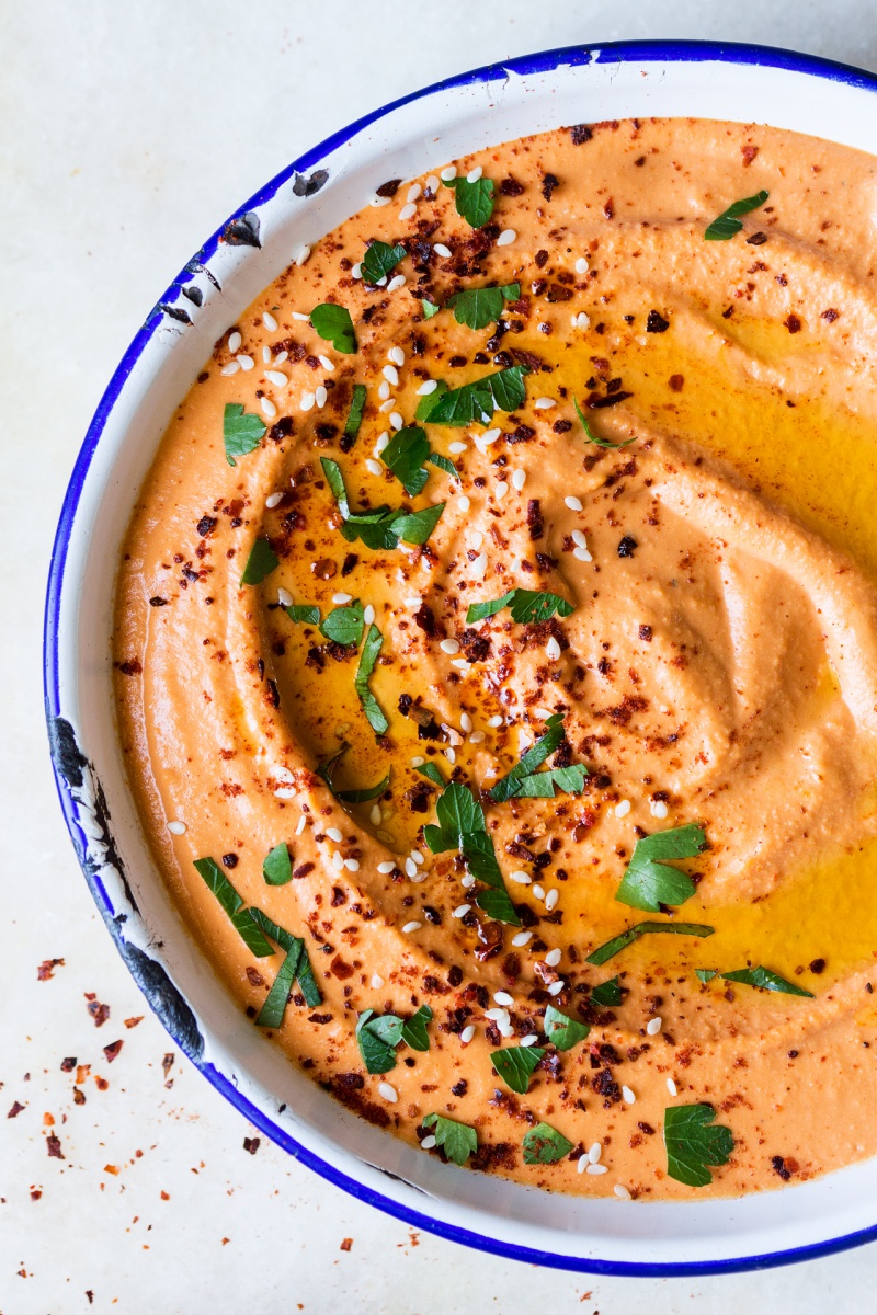 Spicy-roasted-red-pepper-hummus