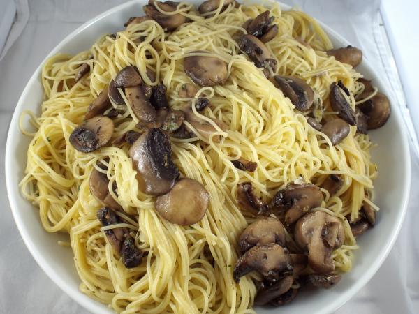 light-mushroom-pasta