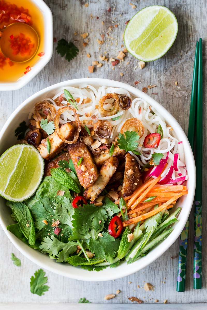 Vietnamese-tempeh-noodle-salad