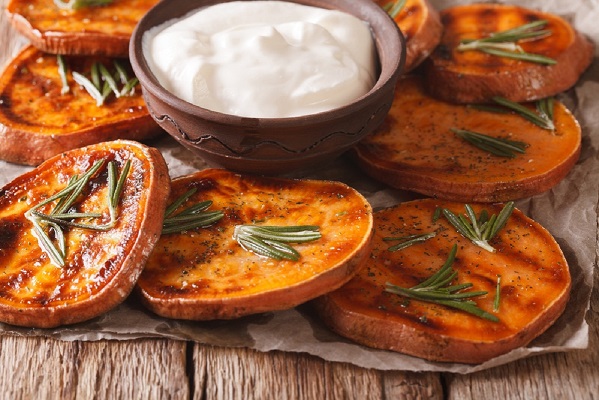 Whole-30-Airfryer-Rosemary-Sweet-Potatoes2