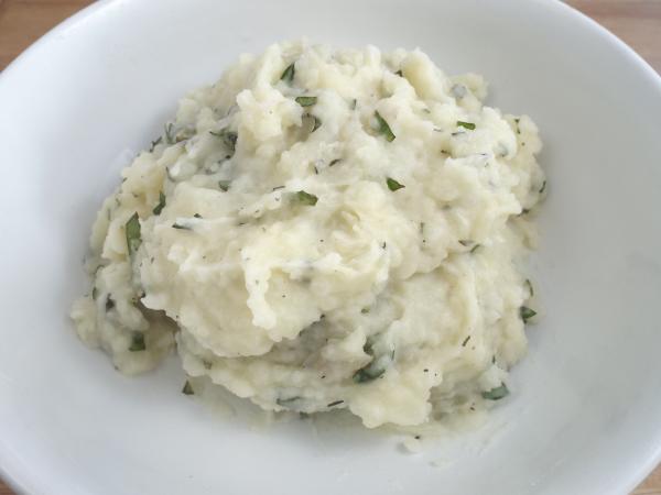garlic-basil-mashed-potatoes