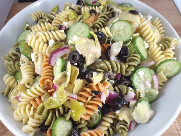 greek-style-artichoke-pasta-salad