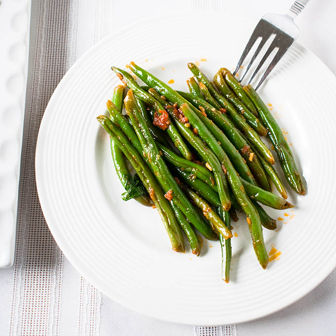 680a-Italian-Green-Beans-with-Tomatoes-and-Garlic
