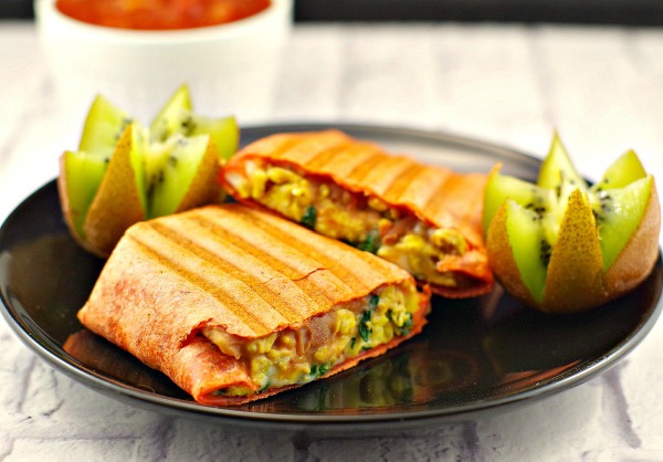 Easy-Mediterranean-breakfast-burrito-recipe
