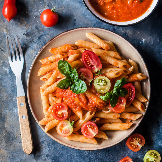 Pasta-in-tomato-sauce-02