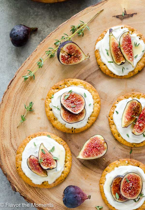 honey-thyme-whipped-goat-cheese-and-fig-bites1-flavorthemoments.com