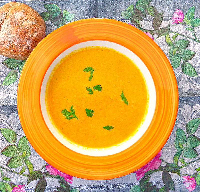 Carrot-and-Coriander-Soup-9-1024x983b