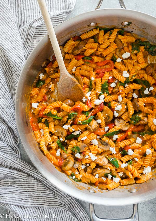 roasted-red-pepper-pasta-goat-cheese-mushrooms-spinach2-flavorthemoments.com