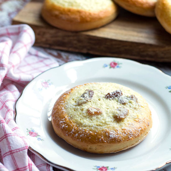Hungrian-Brioches-with-cottage-cheese-and-raisins-pin