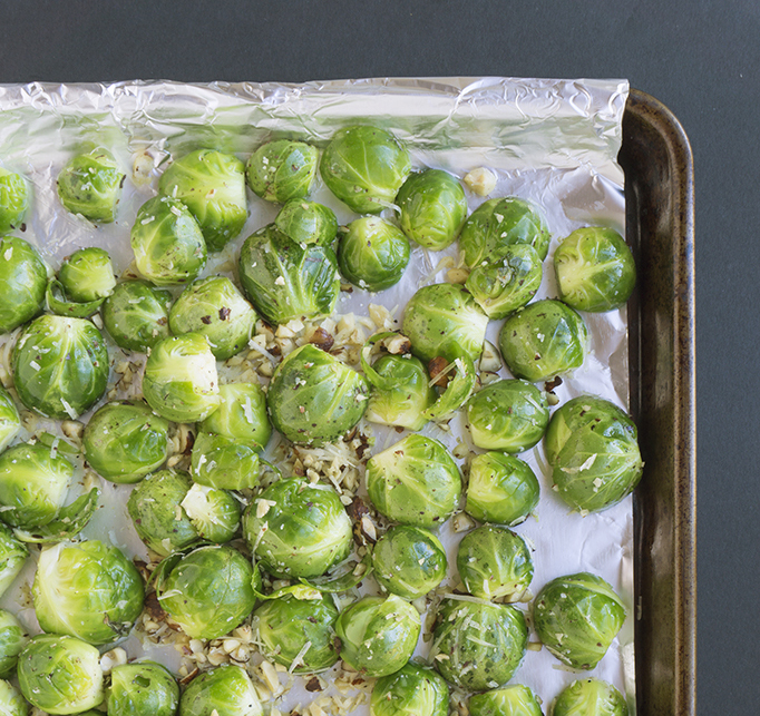 cacio-e-pepe-brussels-sprouts-sheet-pan-SQ