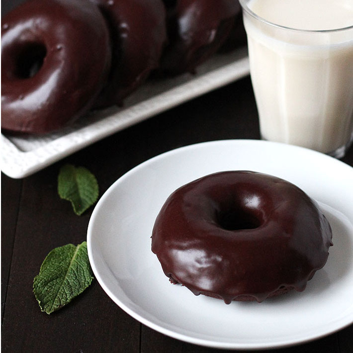 easy-vegan-gluten-free-chocolate-mint-doughnuts-OMV