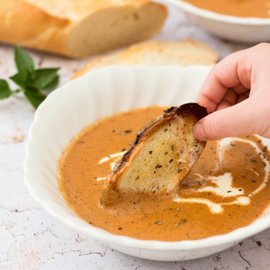 Creamy-Roasted-Heirloom-Tomato-Soup-550px