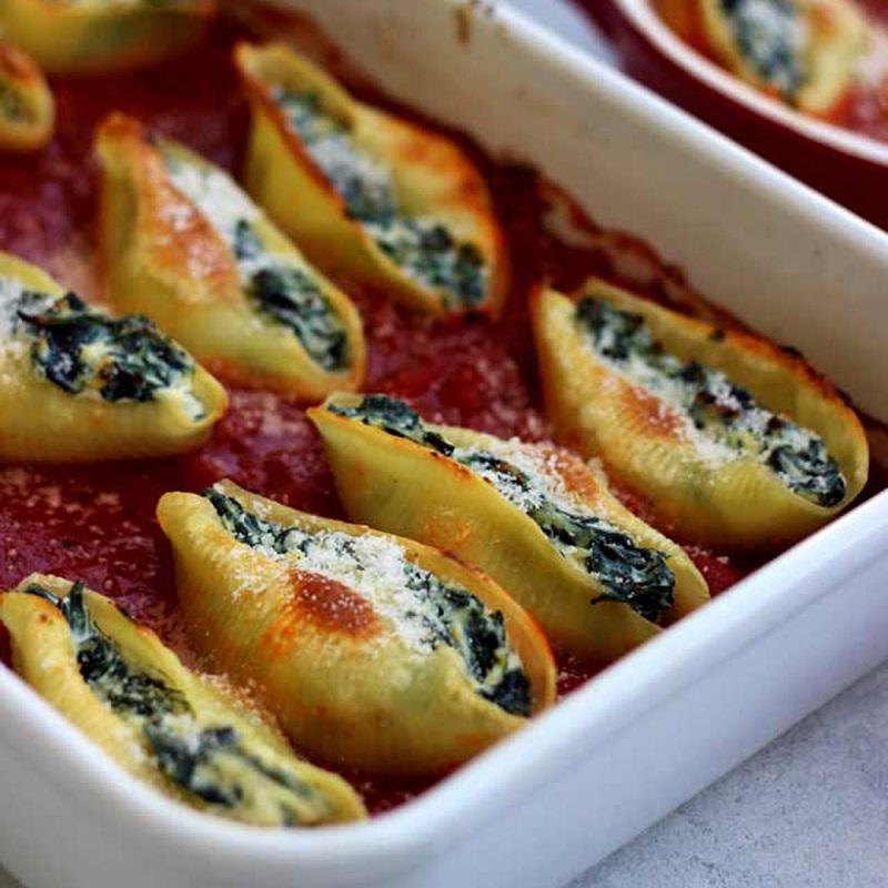 5-Ingredient-Stuffed-Shells-with-Spinach-and-Ricotta-in-Marinara-Side-View-Copy