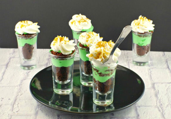 Irish-Cream-Green-Dessert-Shots-recipe