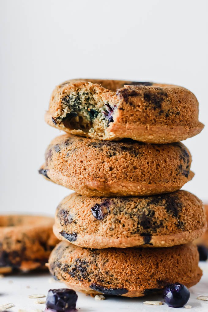 baked-vegan-blueberry-donuts-gluten-free-oats-oatmeal-dessert-breakfast-snack-plant-based-healthy-9