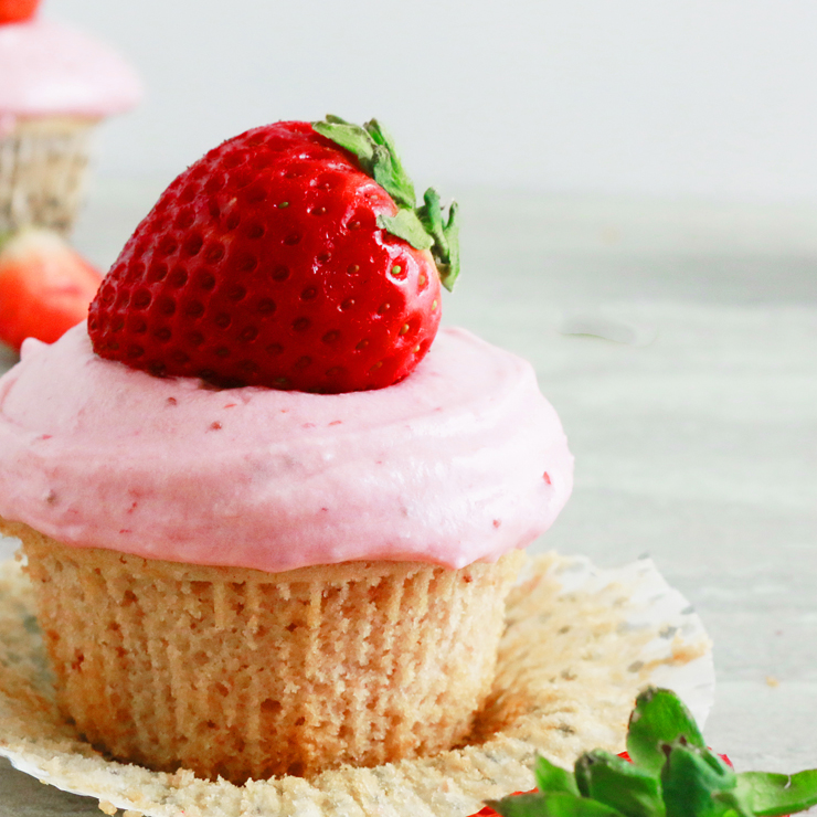 strawberry-velvet-cupcake-7_edited-2yum
